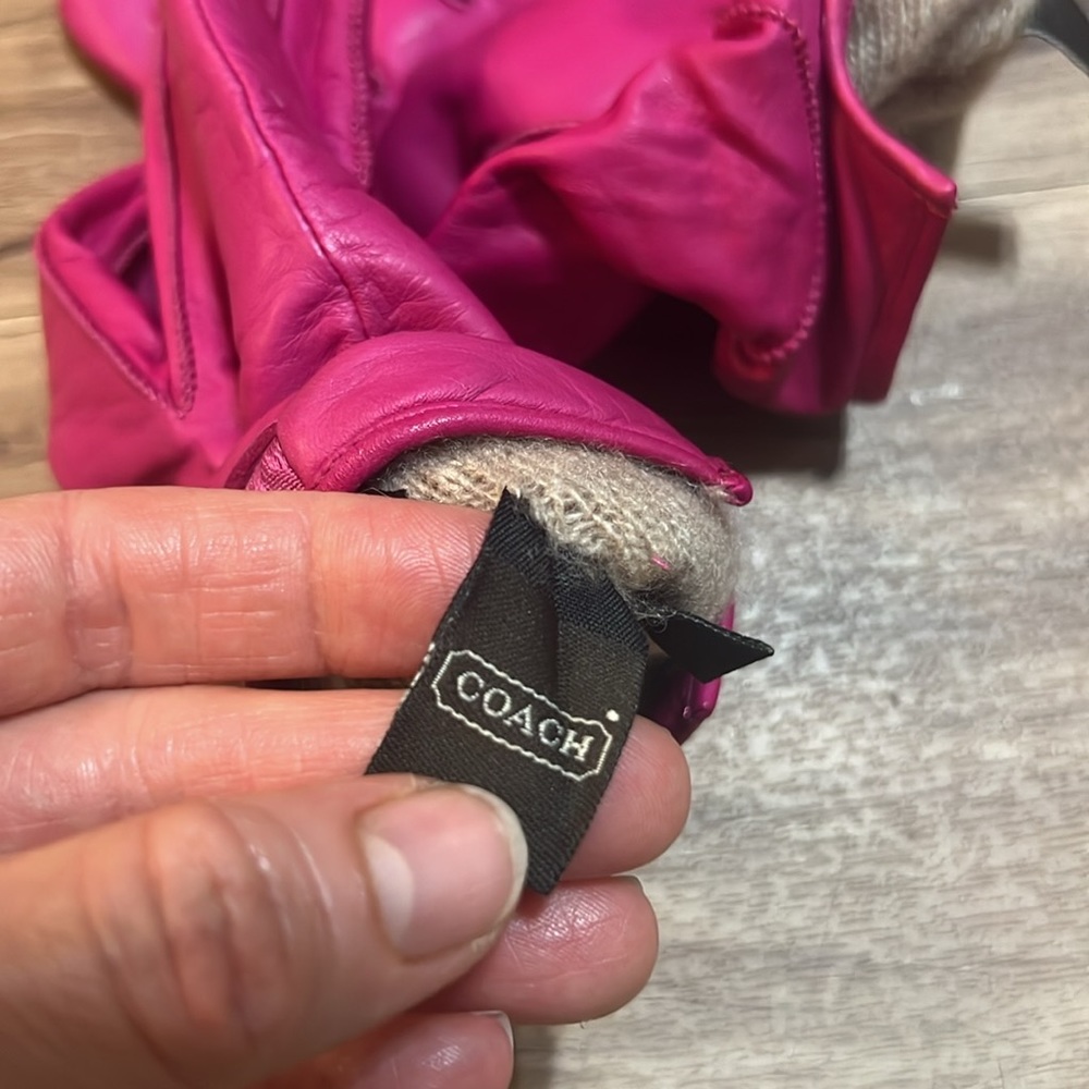 Coach leather gloves 🥰😍❤️ - Picture 4 of 5